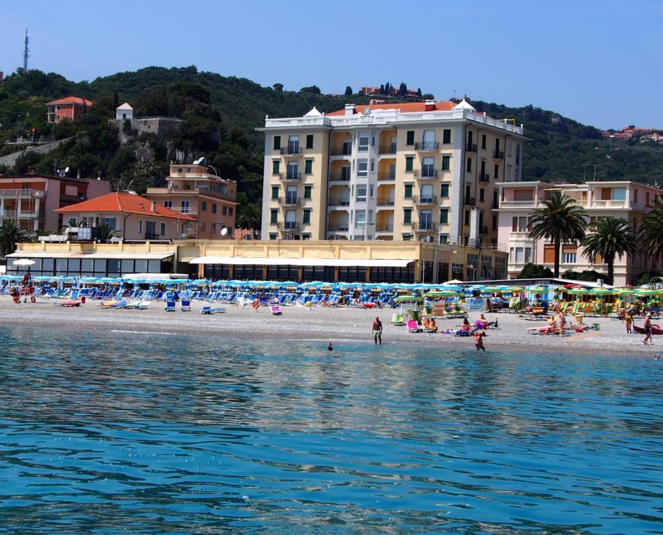 Lido Resort Finale Ligure Eksteriør bilde