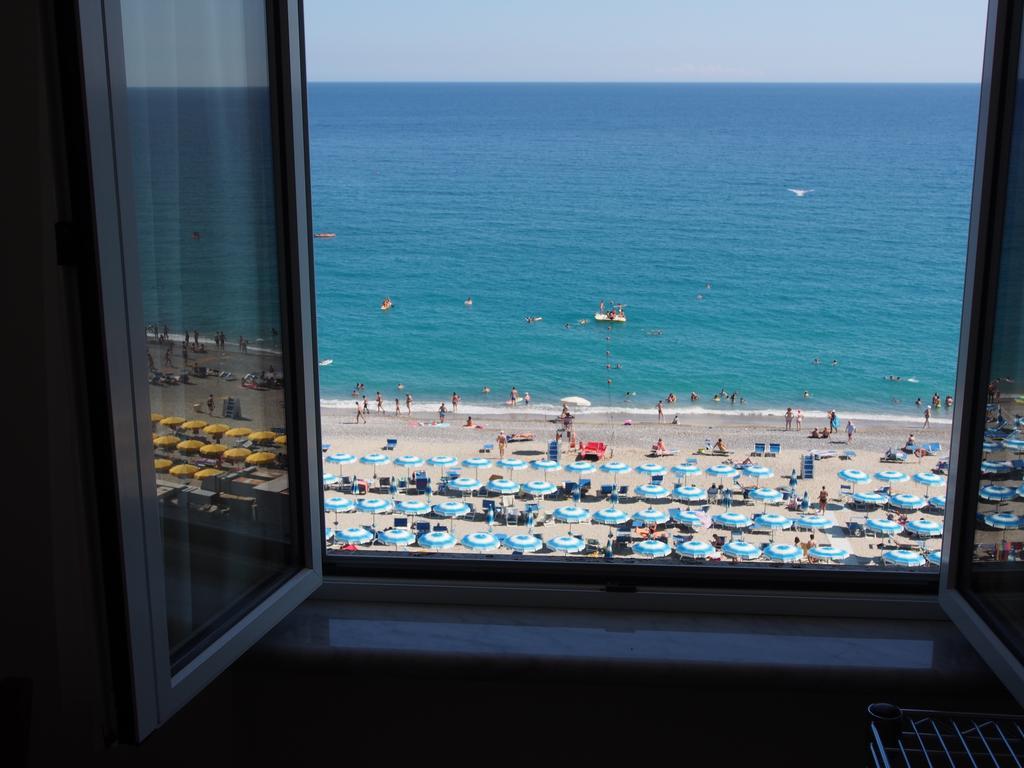 Lido Resort Finale Ligure Eksteriør bilde