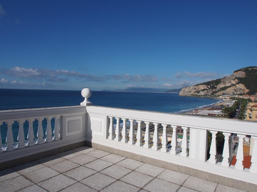 Lido Resort Finale Ligure Eksteriør bilde