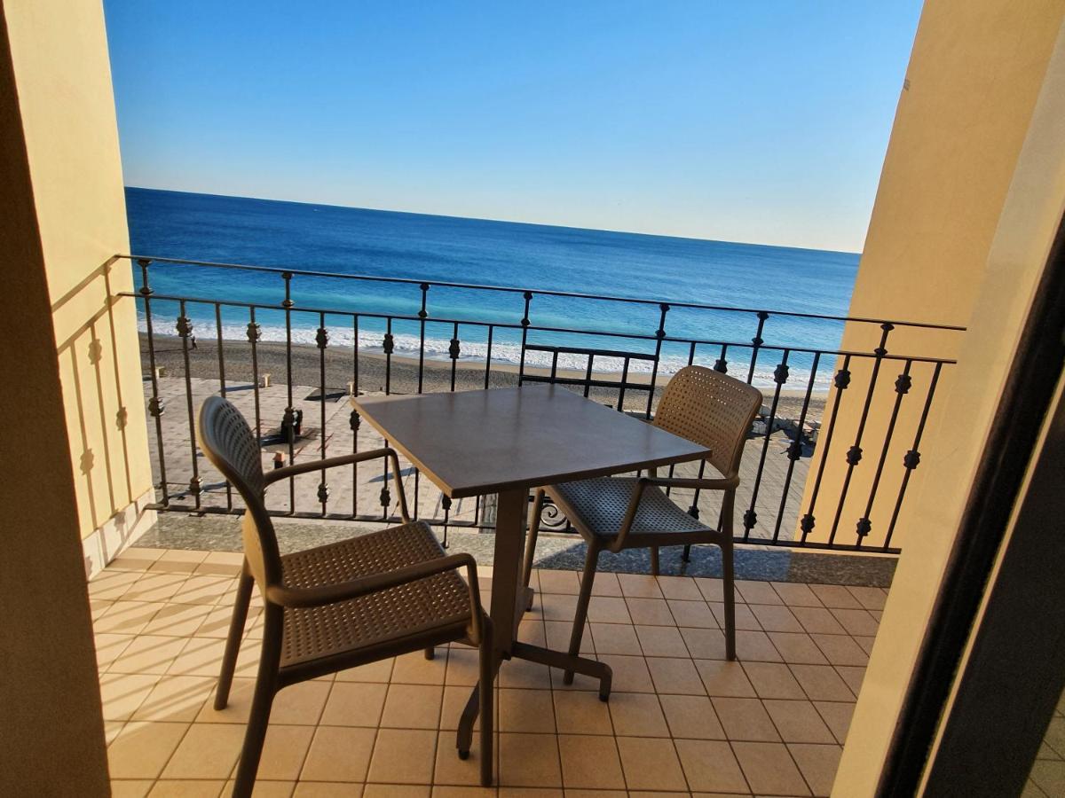 Lido Resort Finale Ligure Eksteriør bilde