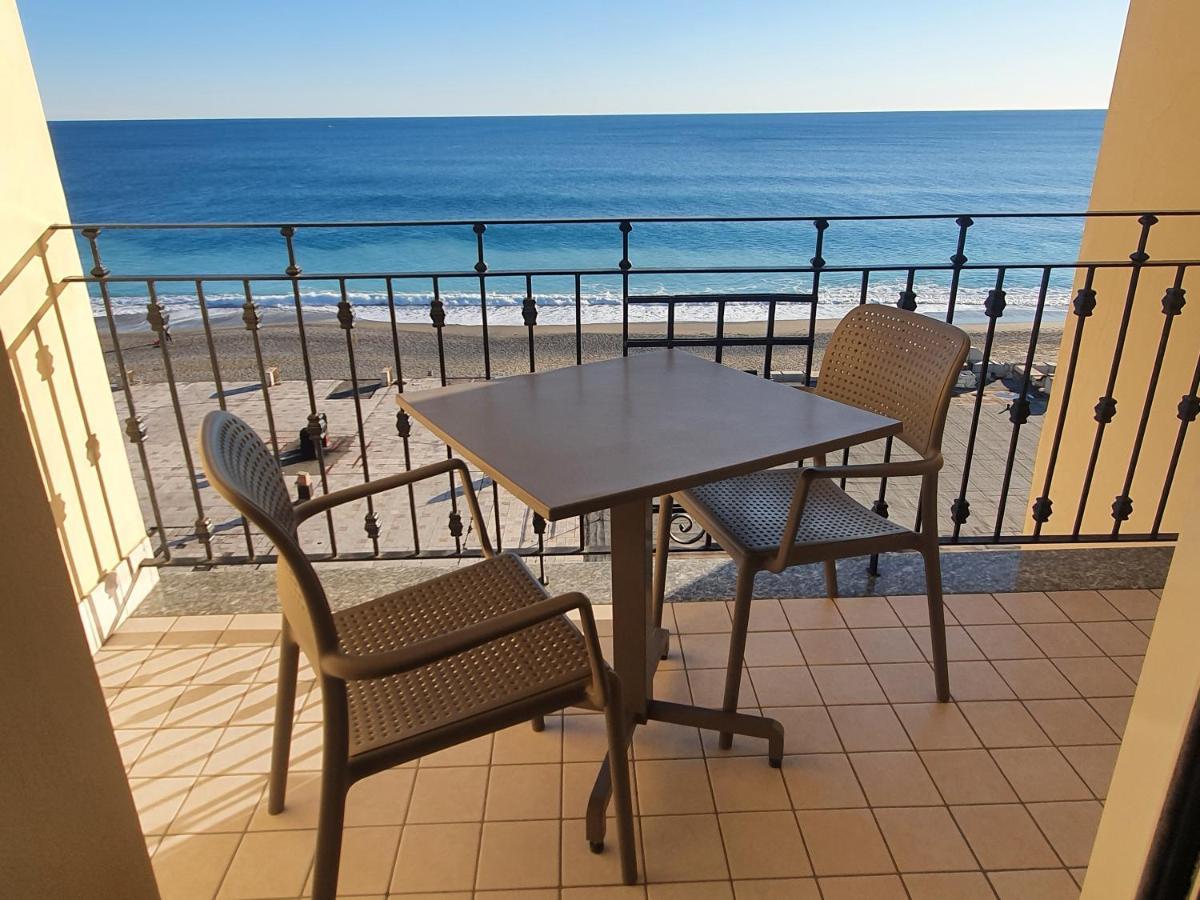 Lido Resort Finale Ligure Eksteriør bilde