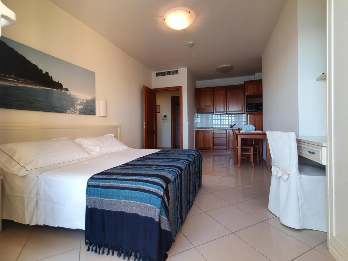 Lido Resort Finale Ligure Eksteriør bilde