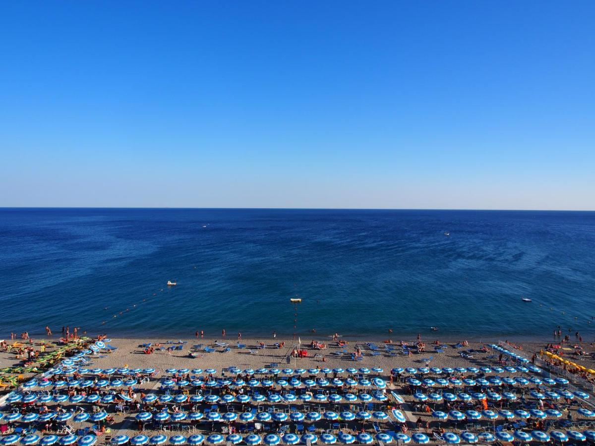 Lido Resort Finale Ligure Eksteriør bilde