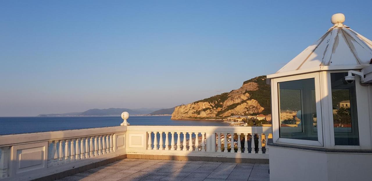 Lido Resort Finale Ligure Eksteriør bilde