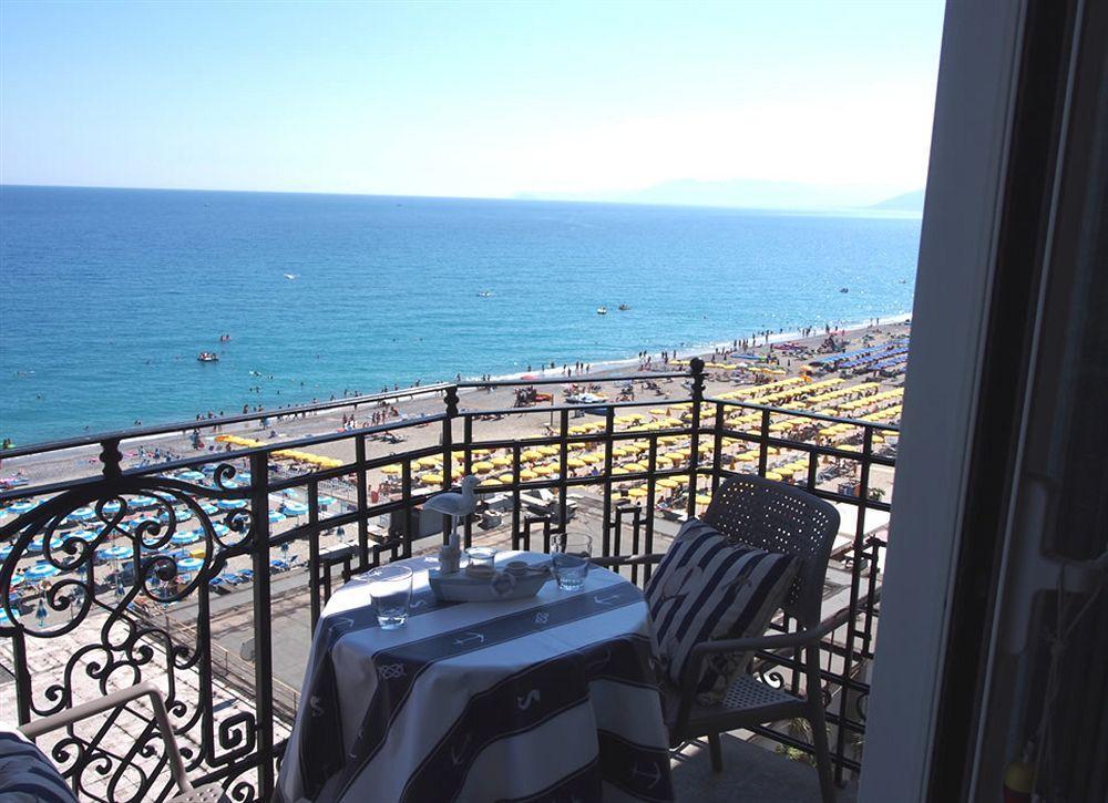 Lido Resort Finale Ligure Eksteriør bilde